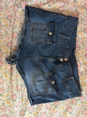 SHEIN Dark Blue High-Rise Pocketed Denim Shorts